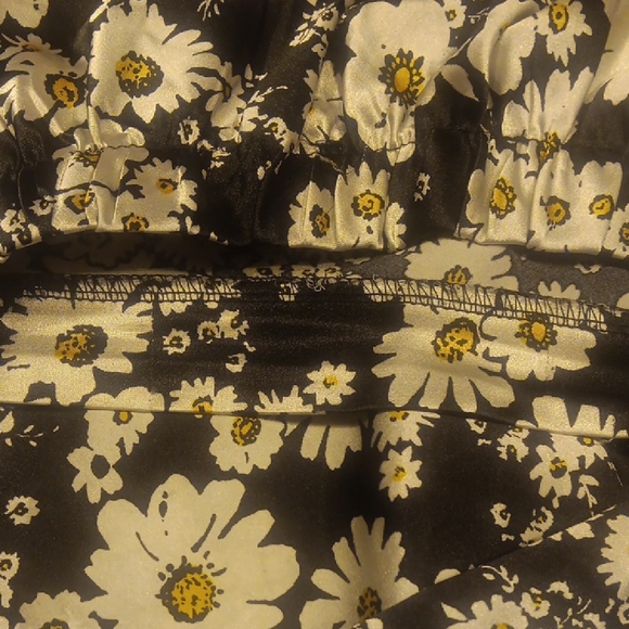 Haute Monde Black and Cream Floral A-Line Skirt - Picture 6 of 8
